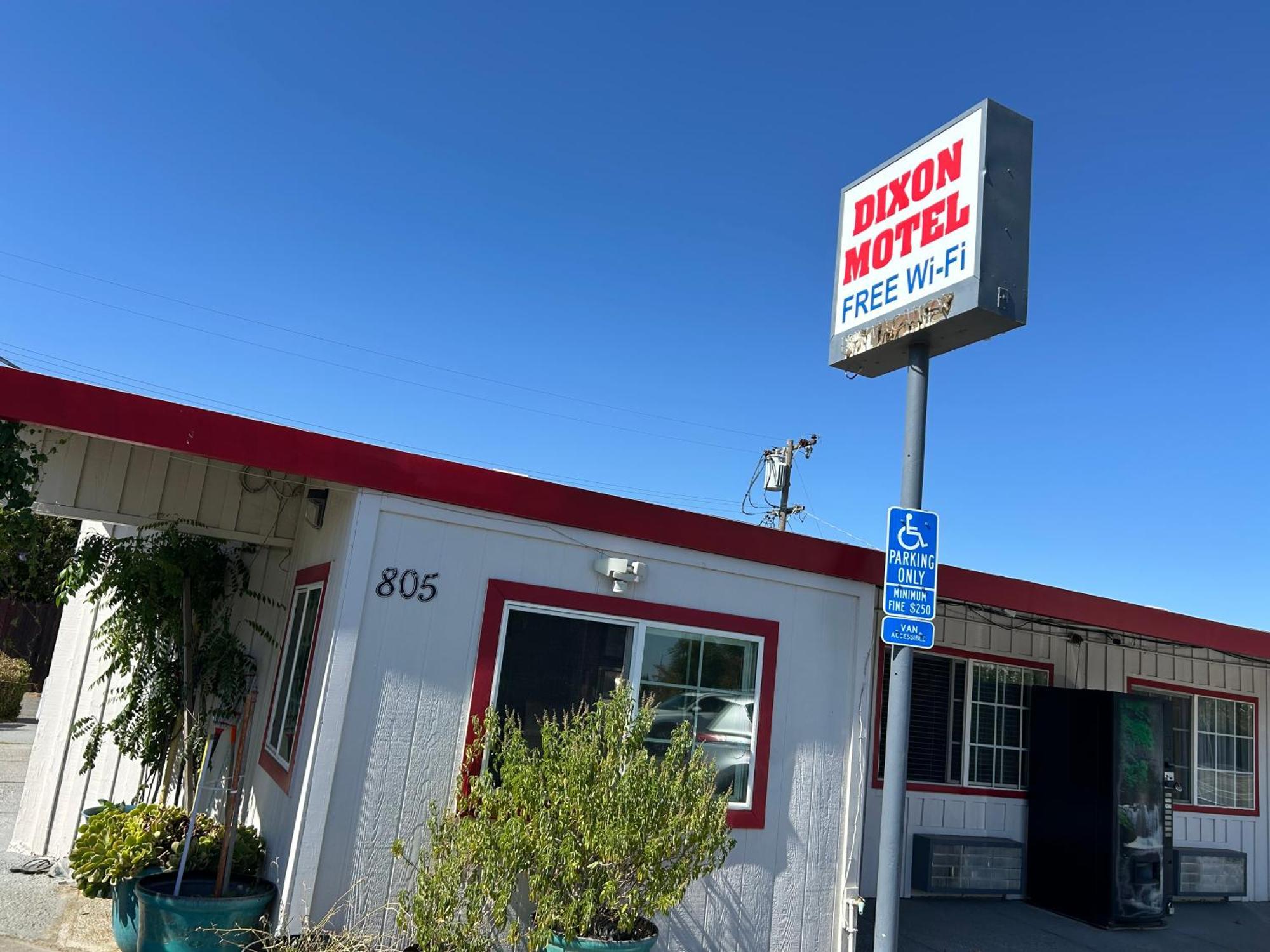 Dixon Motel Eksteriør billede
